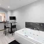 Chiaro Di Luna Bed & Breakfast