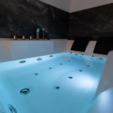 Chiaro Di Luna Bed & Breakfast