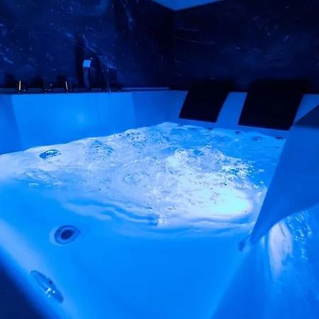 فندق مبيت وإفطار Chiaro Di Luna 4*