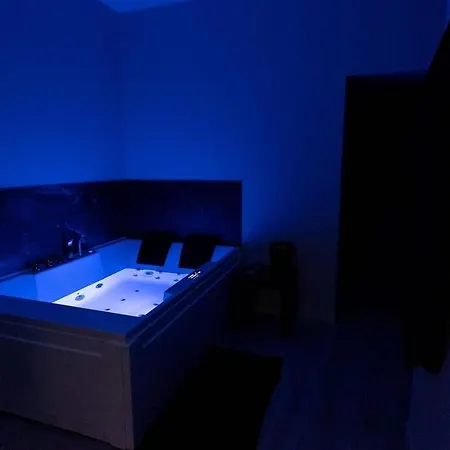 فندق مبيت وإفطار Chiaro Di Luna بارليتا